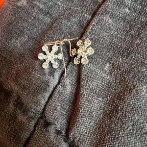Sparkly snowflake earrings
